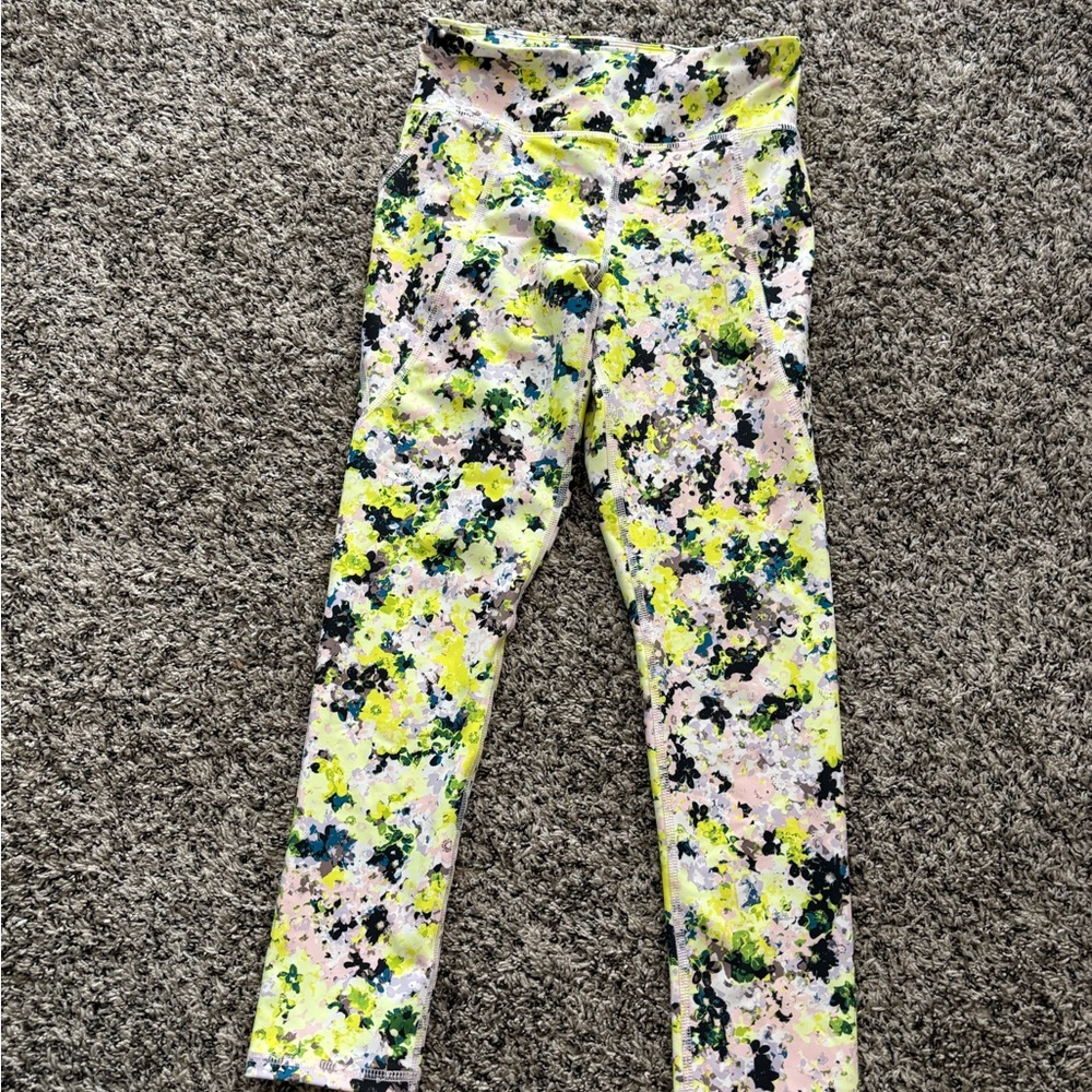 Old Navy Active Powersoft high rise leggings.